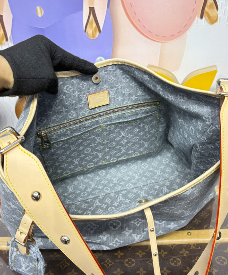 Louis Vuitton CarryAll MM M13289 Gray